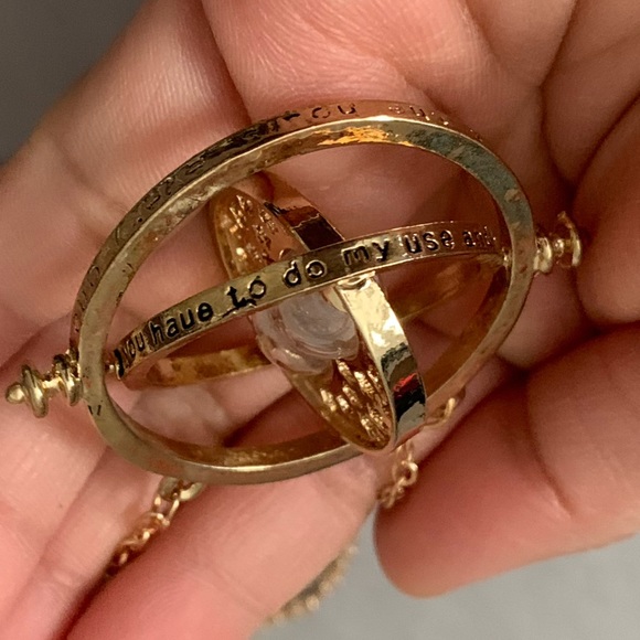NWOT Harry Potter Time Turner Swiveling Hourglass Rotating Time Necklace Gold - Picture 6 of 10